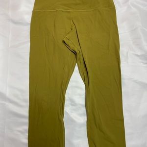 Lululemon cropped aligns 21’ color grape leaf